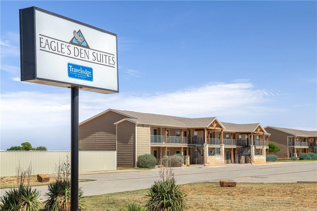 Eagle'S Den Suites Andrews A Travelodge By Wyndham Exterior photo