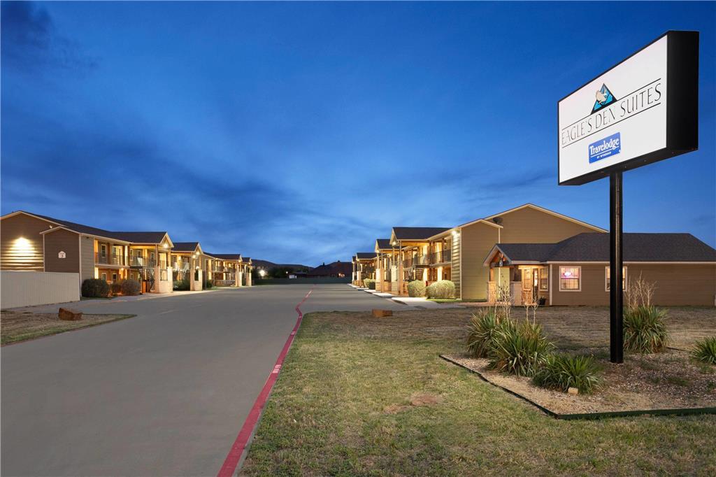 Eagle'S Den Suites Andrews A Travelodge By Wyndham Exterior photo