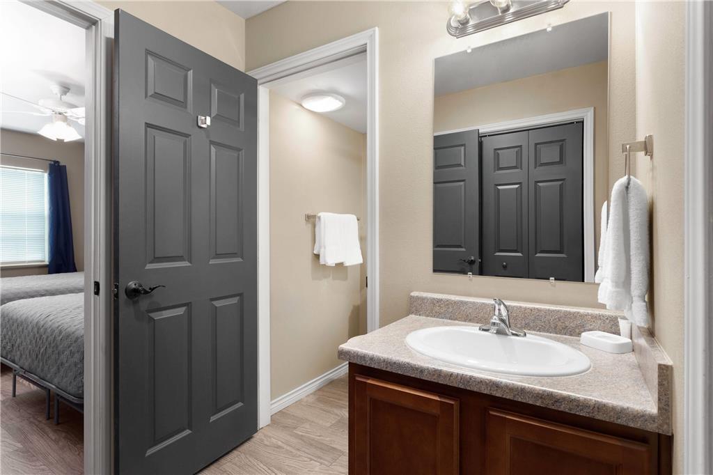 Eagle'S Den Suites Andrews A Travelodge By Wyndham Room photo