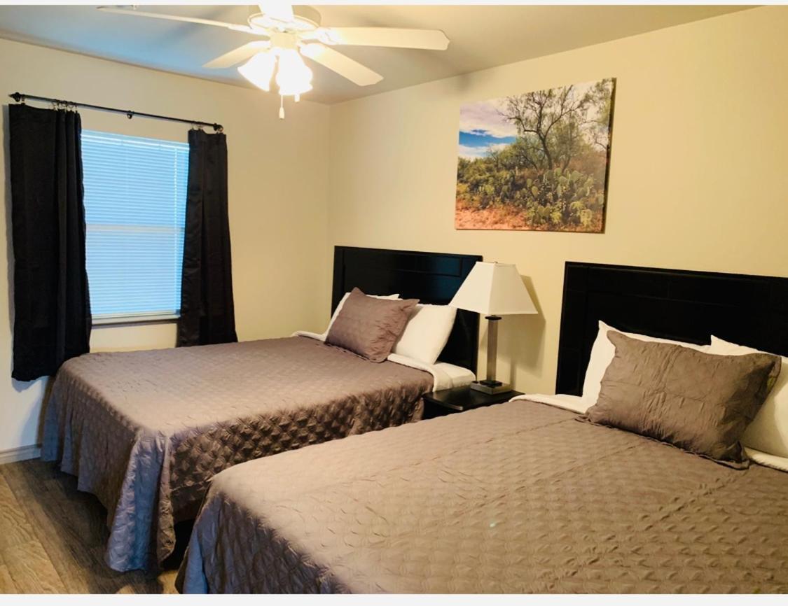 Eagle'S Den Suites Andrews A Travelodge By Wyndham Exterior photo